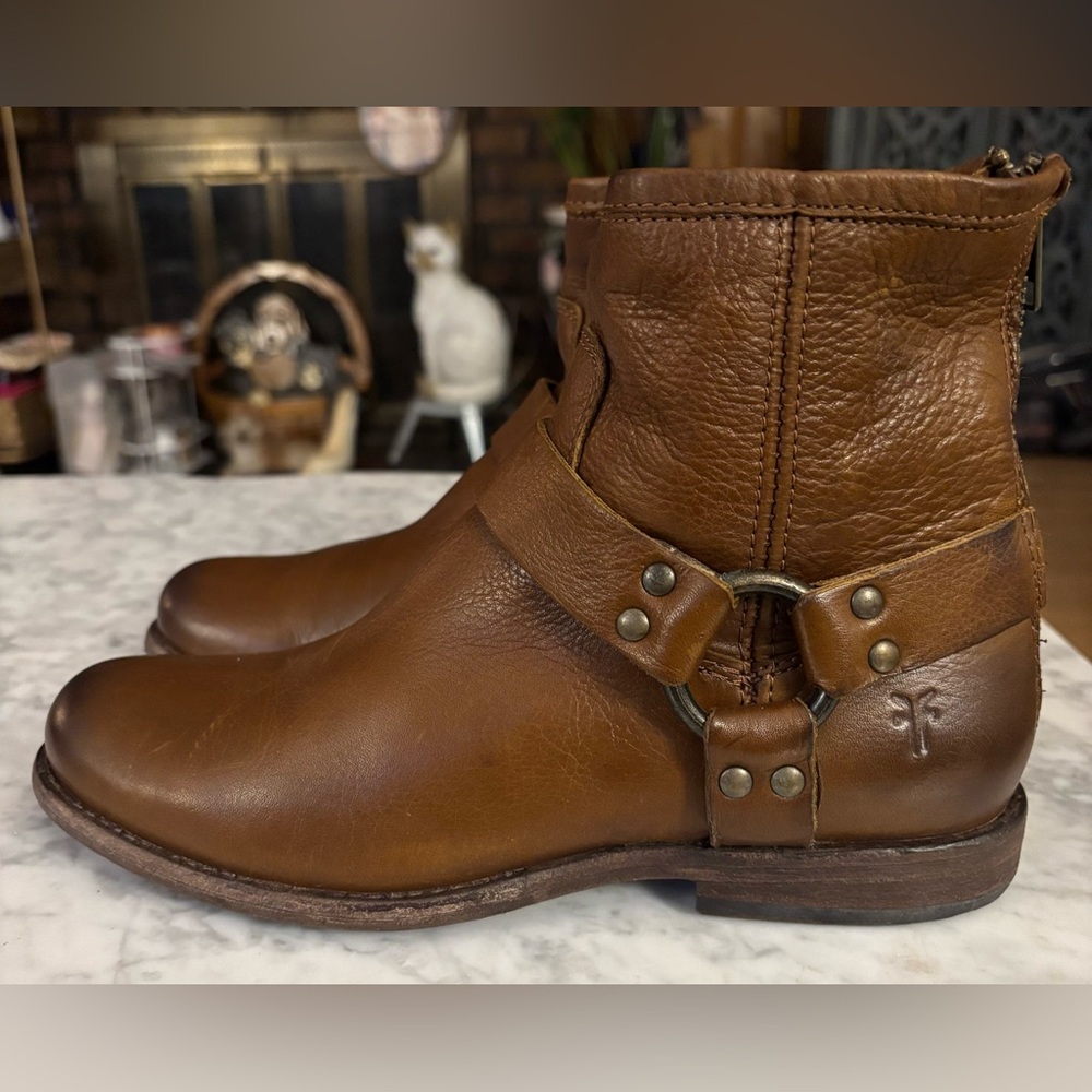Frye-“Phillip Harness” short Women’s ankle riding boots with back zipper.  NWT